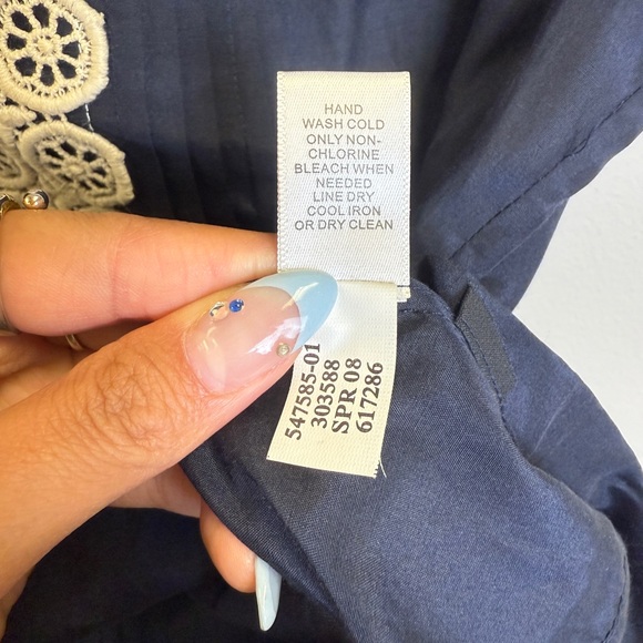 Banana Republic Navy Blue Top with Cream Detailing Size XS - Picture 4 of 4